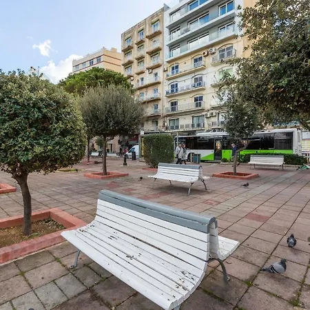 A Comfy Seafront 1br Apt, In Tower Road In By 360 Estates Apartament *