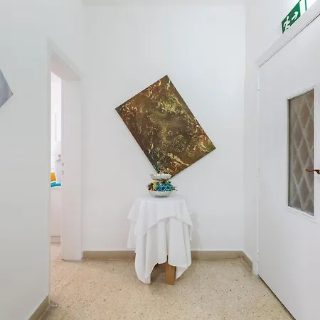 A Comfy Seafront 1br Apt, In Tower Road In By 360 Estates Appartement