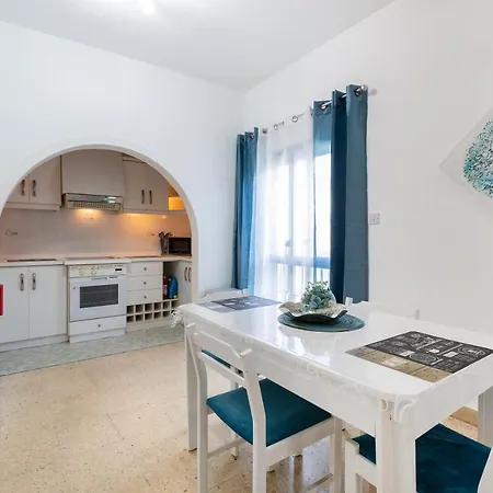 A Comfy Seafront 1br Apt, In Tower Road In By 360 Estates * סליאמה