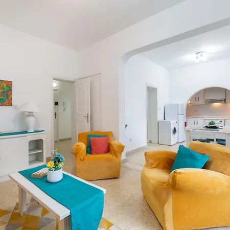A Comfy Seafront 1br Apt, In Tower Road In By 360 Estates דירה סליאמה