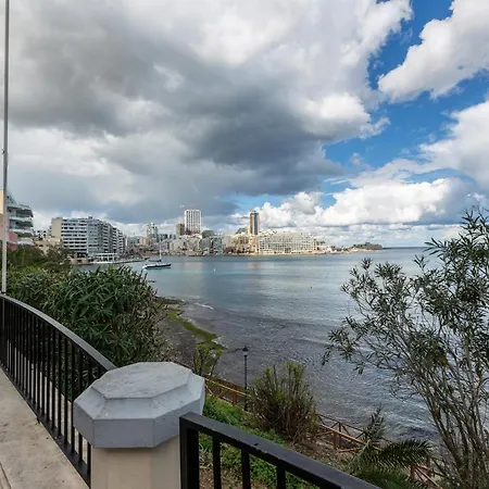 A Comfy Seafront 1br Apt, In Tower Road In By 360 Estates דירה סליאמה
