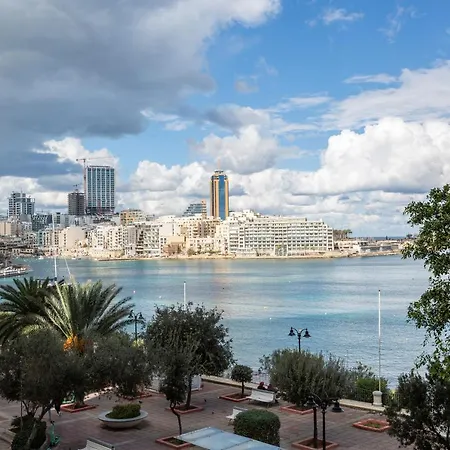 A Comfy Seafront 1br Apt, In Tower Road In By 360 Estates *